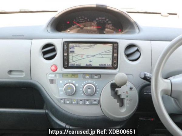 Used 2005 AT toyota sienta NCP81G Image[26]
