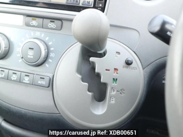Used 2005 AT toyota sienta NCP81G Image[32]