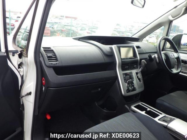 Used 2010 AT toyota noah ZRR70W Image[19]