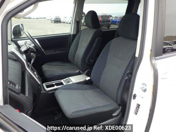 Used 2010 AT toyota noah ZRR70W Image[22]