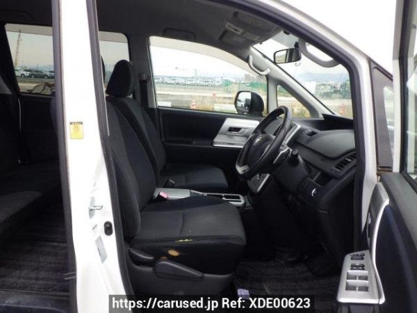 Used 2010 AT toyota noah ZRR70W Image[24]