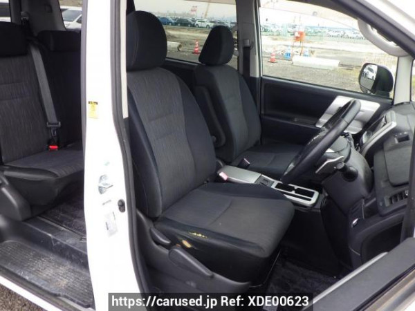 Used 2010 AT toyota noah ZRR70W Image[25]