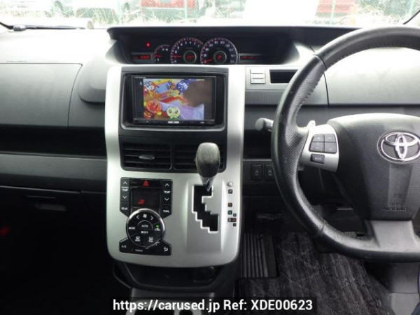 Used 2010 AT toyota noah ZRR70W Image[31]