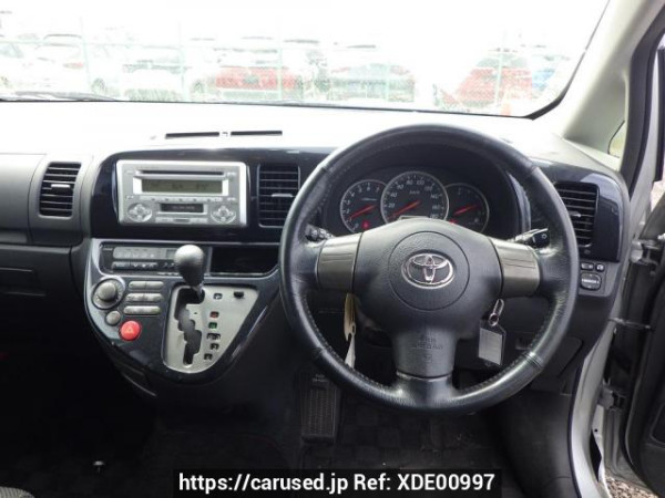 Used 2004 AT toyota wish ZNE10G Image[32]