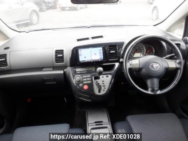 Used 2004 AT toyota wish ZNE10G Image[17]