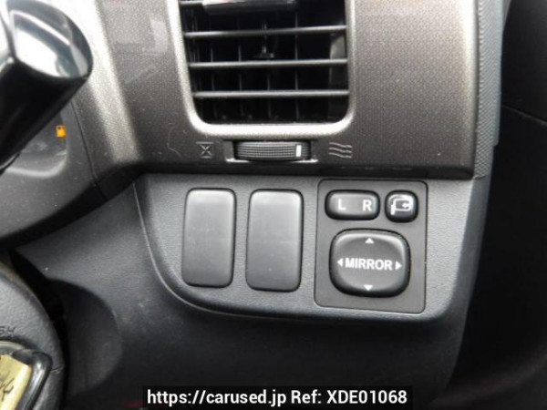 Used 2004 AT toyota wish ZNE10G Image[17]