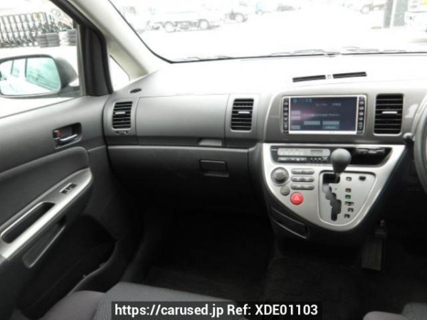 Used 2004 AT toyota wish ZNE10G Image[15]