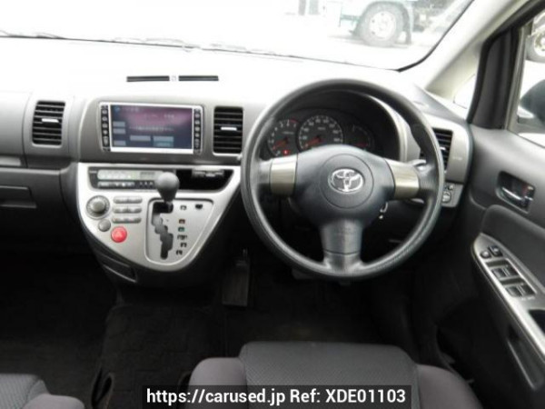 Used 2004 AT toyota wish ZNE10G Image[16]