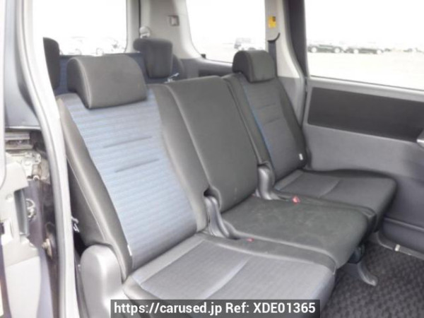 Used 2010 AT toyota voxy ZRR70W Image[14]