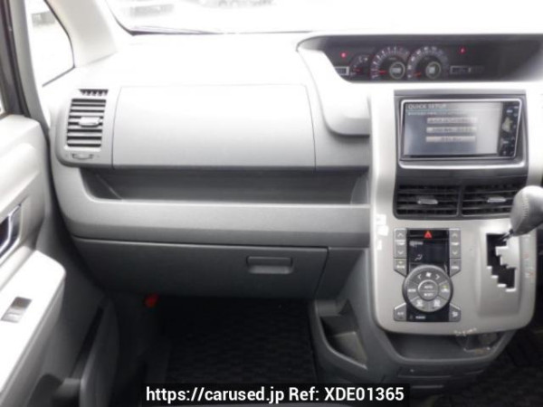 Used 2010 AT toyota voxy ZRR70W Image[18]