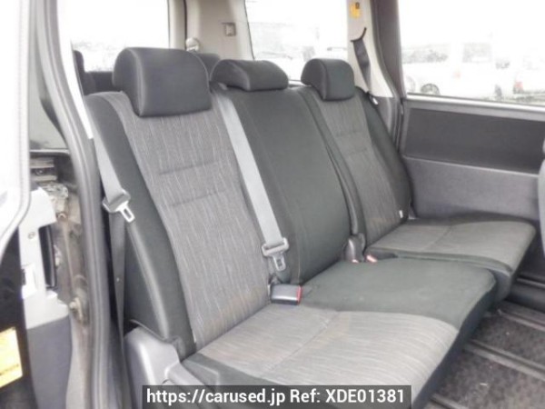 Used 2010 AT toyota voxy ZRR70W Image[13]