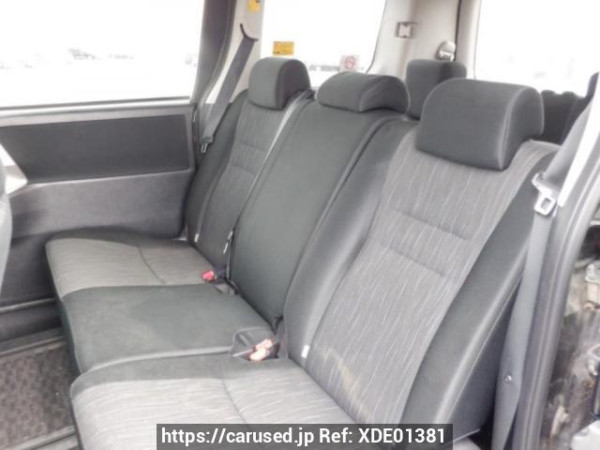 Used 2010 AT toyota voxy ZRR70W Image[14]