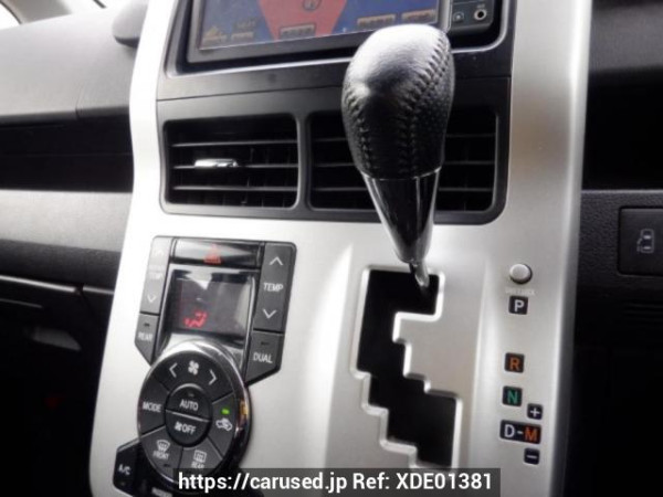 Used 2010 AT toyota voxy ZRR70W Image[22]