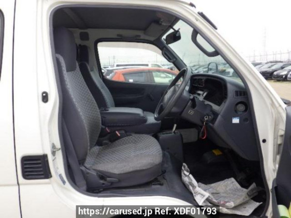 Used 2002 AT toyota regiusace-van RZH102V Image[11]