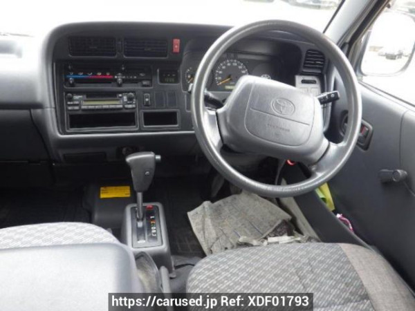 Used 2002 AT toyota regiusace-van RZH102V Image[17]