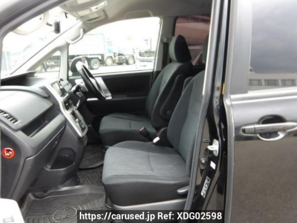 Used 2012 AT toyota noah ZRR70W Image[12]