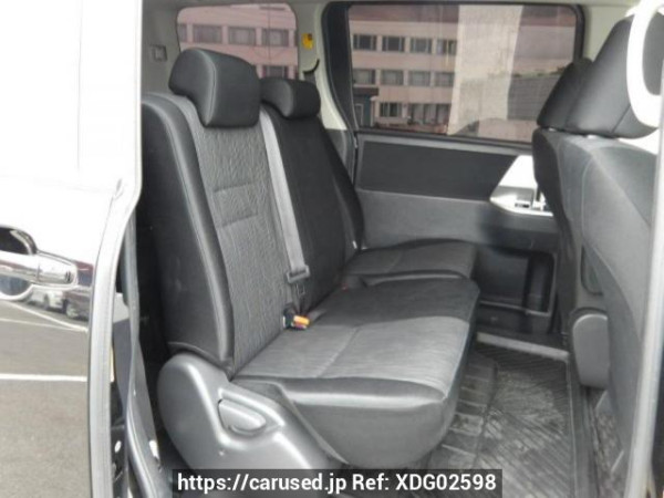 Used 2012 AT toyota noah ZRR70W Image[13]