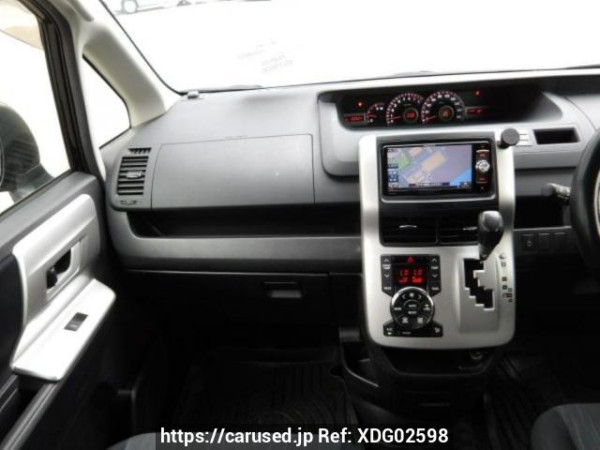 Used 2012 AT toyota noah ZRR70W Image[17]