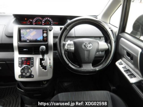 Used 2012 AT toyota noah ZRR70W Image[18]