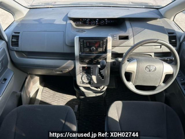 Used 2010 AT toyota noah ZRR70G Image[21]