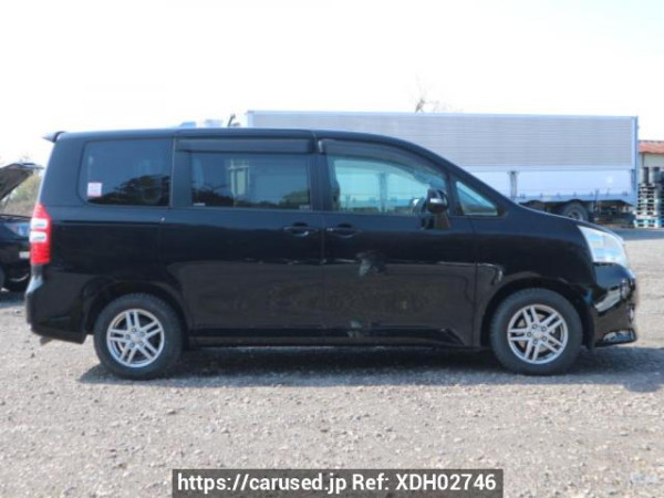 Used 2010 AT toyota noah ZRR70G Image[7]
