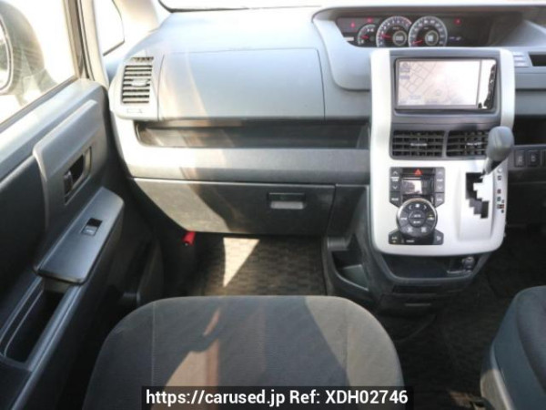 Used 2010 AT toyota noah ZRR70G Image[20]