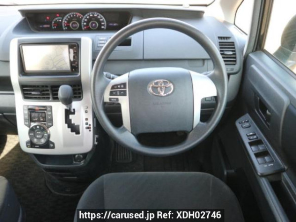 Used 2010 AT toyota noah ZRR70G Image[21]
