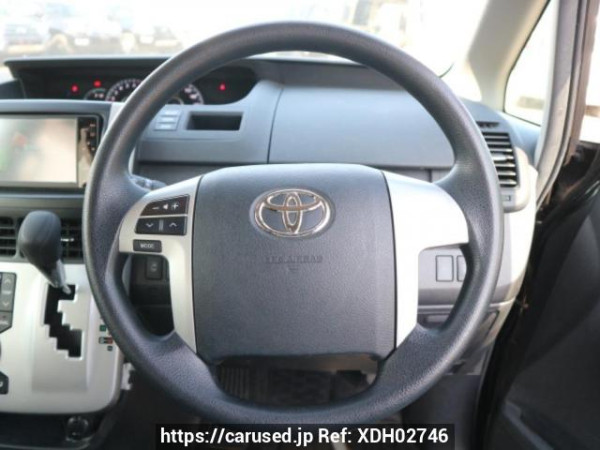 Used 2010 AT toyota noah ZRR70G Image[22]