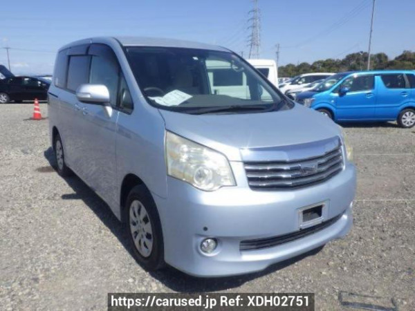 Used 2010 AT toyota noah ZRR70G Image[0]