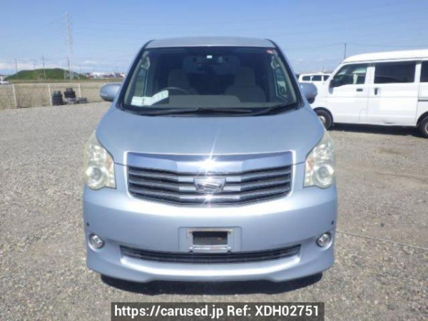 Used 2010 AT toyota noah ZRR70G Image[1]