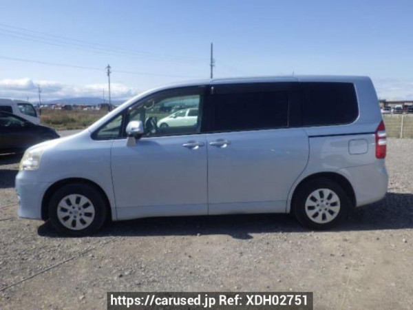 Used 2010 AT toyota noah ZRR70G Image[3]