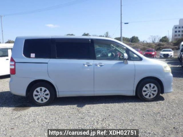 Used 2010 AT toyota noah ZRR70G Image[7]