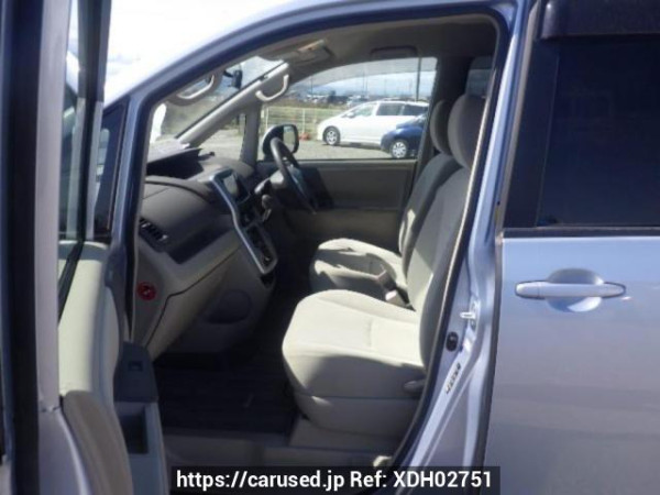 Used 2010 AT toyota noah ZRR70G Image[12]