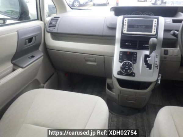 Used 2010 AT toyota noah ZRR70G Image[17]