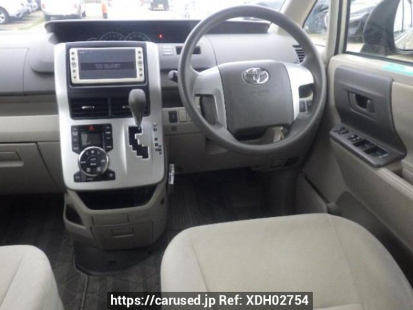 Used 2010 AT toyota noah ZRR70G Image[18]