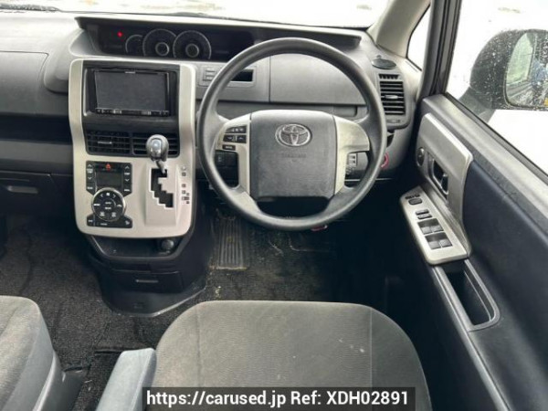 Used 2010 AT toyota noah ZRR70G Image[21]