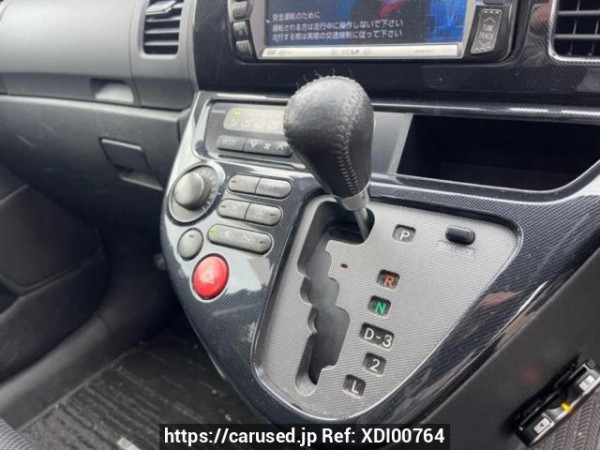 Used 2004 AT toyota wish ZNE10G Image[26]