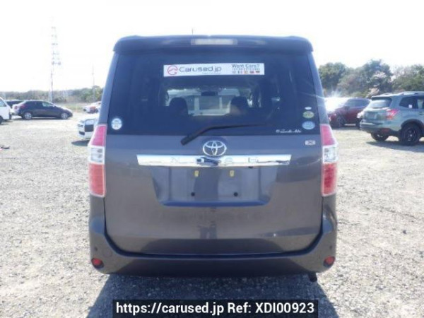 Used 2008 AT toyota noah ZRR70G Image[5]