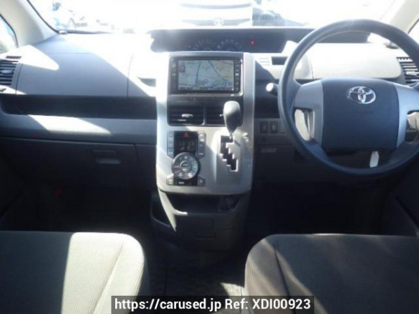 Used 2008 AT toyota noah ZRR70G Image[16]
