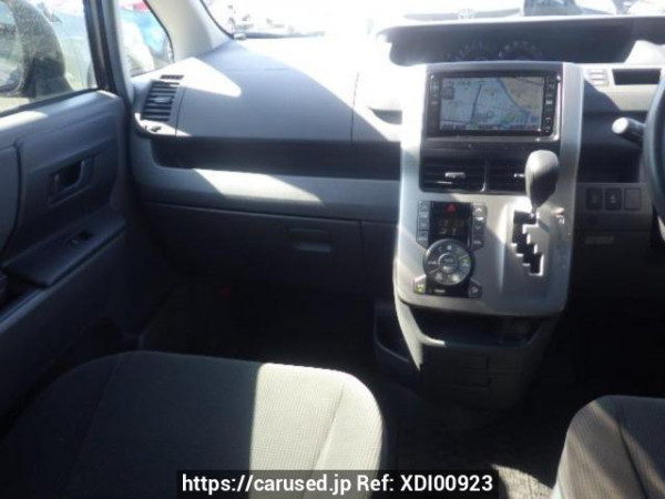 Used 2008 AT toyota noah ZRR70G Image[17]