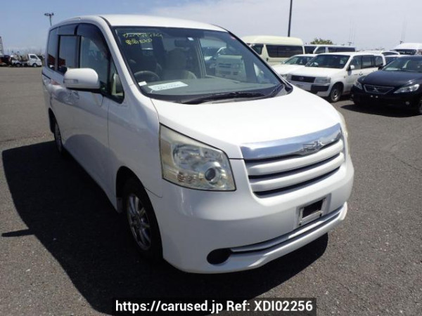 Used 2009 AT toyota noah ZRR70G Image[0]