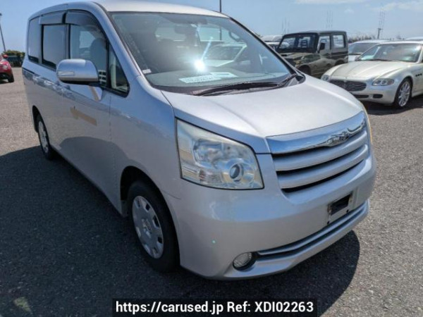 Used 2008 AT toyota noah ZRR70G Image[0]