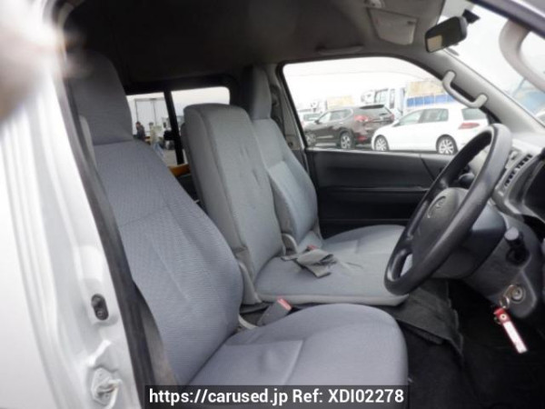 Used 2005 AT toyota hiace-van TRH200K Image[12]