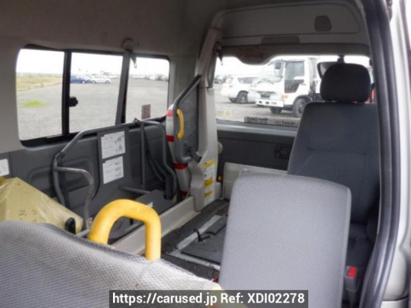 Used 2005 AT toyota hiace-van TRH200K Image[17]