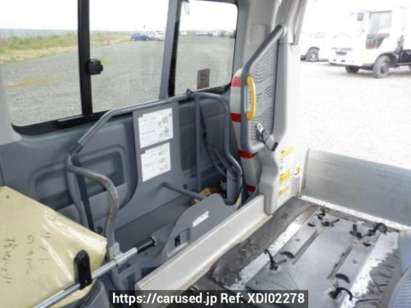 Used 2005 AT toyota hiace-van TRH200K Image[19]