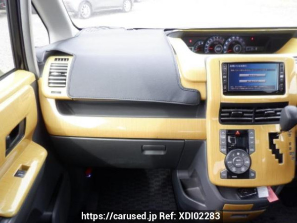 Used 2007 AT toyota noah ZRR70G Image[18]