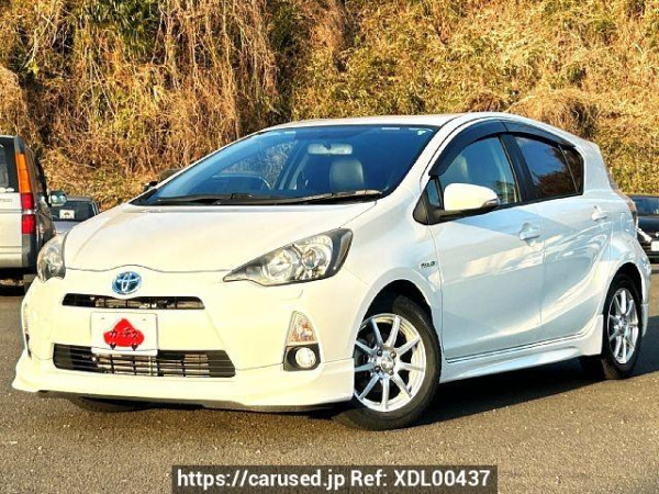 Used 2012 CVT toyota aqua DAA-NHP10 Image[0]