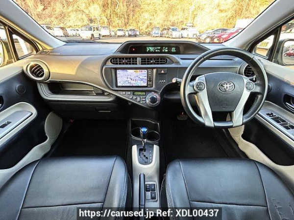 Used 2012 CVT toyota aqua DAA-NHP10 Image[1]