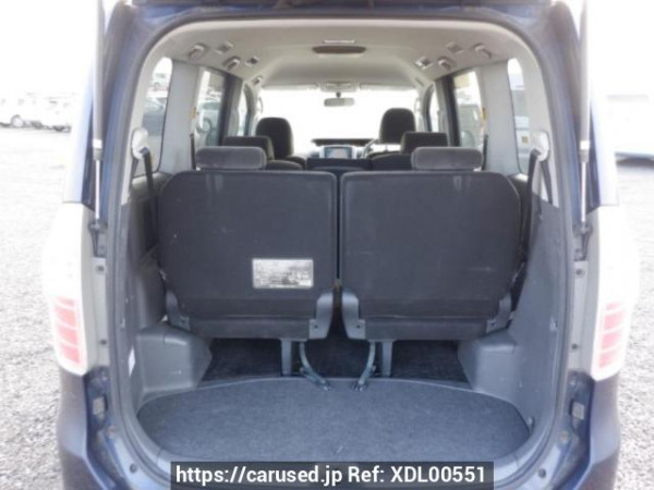 Used 2007 AT toyota noah ZRR70G Image[8]