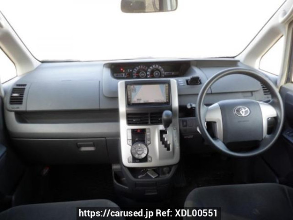 Used 2007 AT toyota noah ZRR70G Image[17]